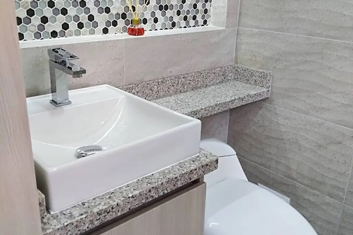 Reformas de baños Cunit realizadas en distintos tipos de inmuebles Resultado final en reformas de baños Cunit para apartamento